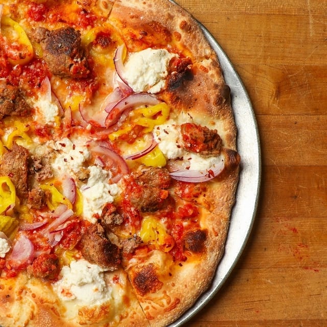 SAUSAGE & PEPPERS PIZZE.